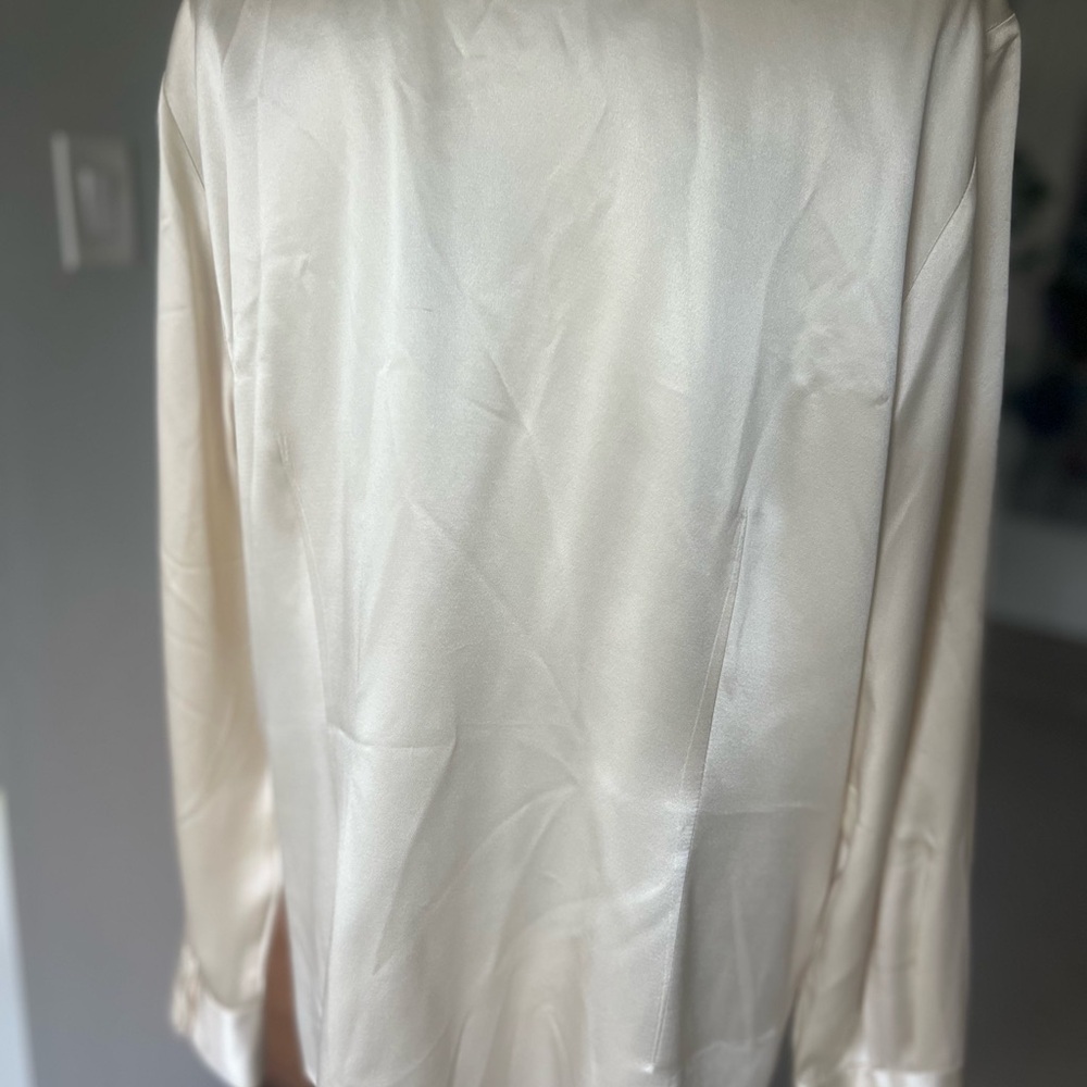 Tesori Cream 100% Silk Button Down Shirt - Picture 5 of 7